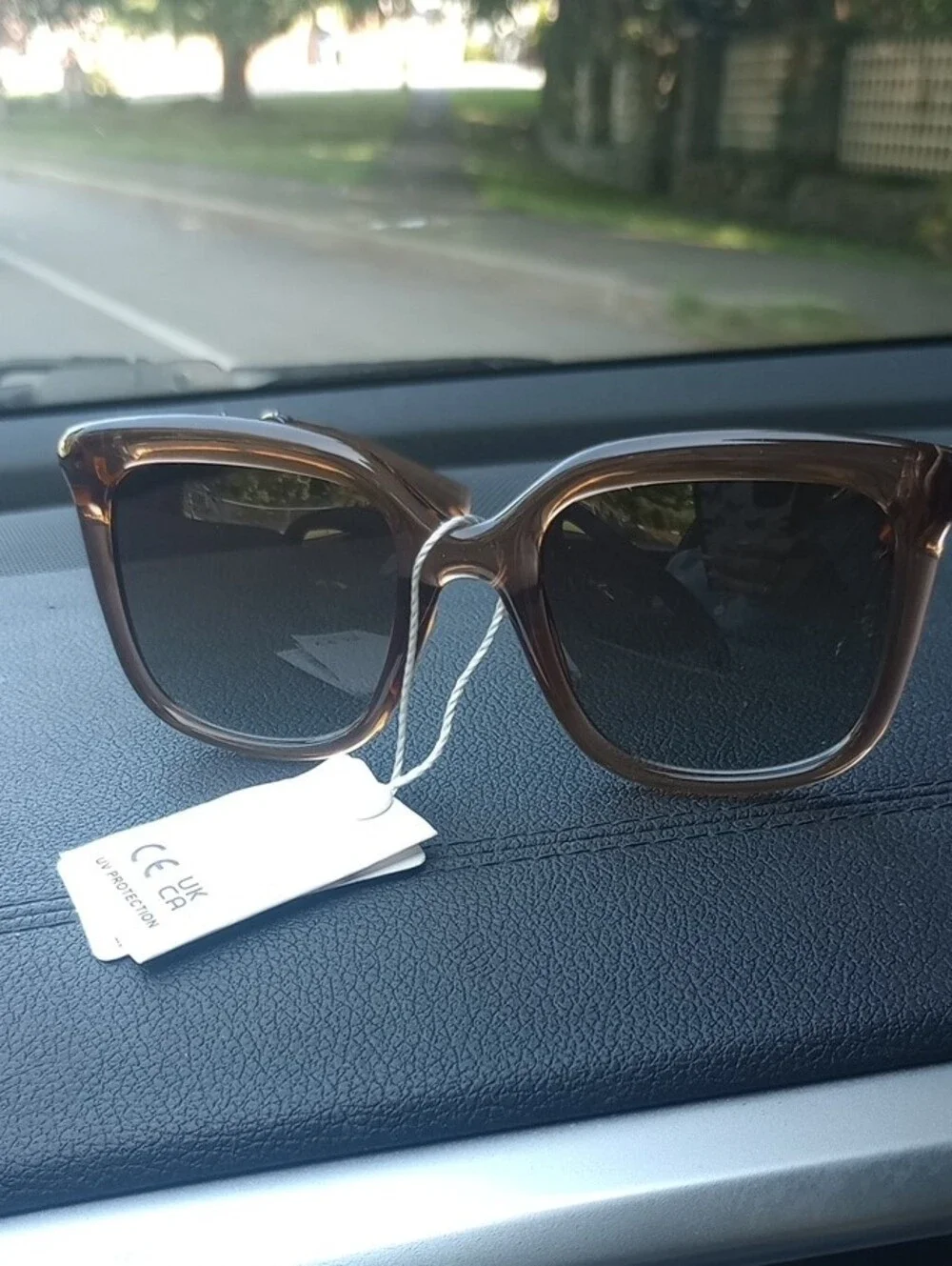 Bamboo-Style Tortoiseshell Sunglasses with Gold Accents